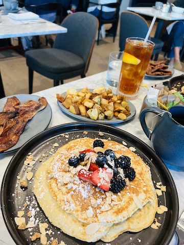 breakfast at Kimpton the forum, pancakes with berries